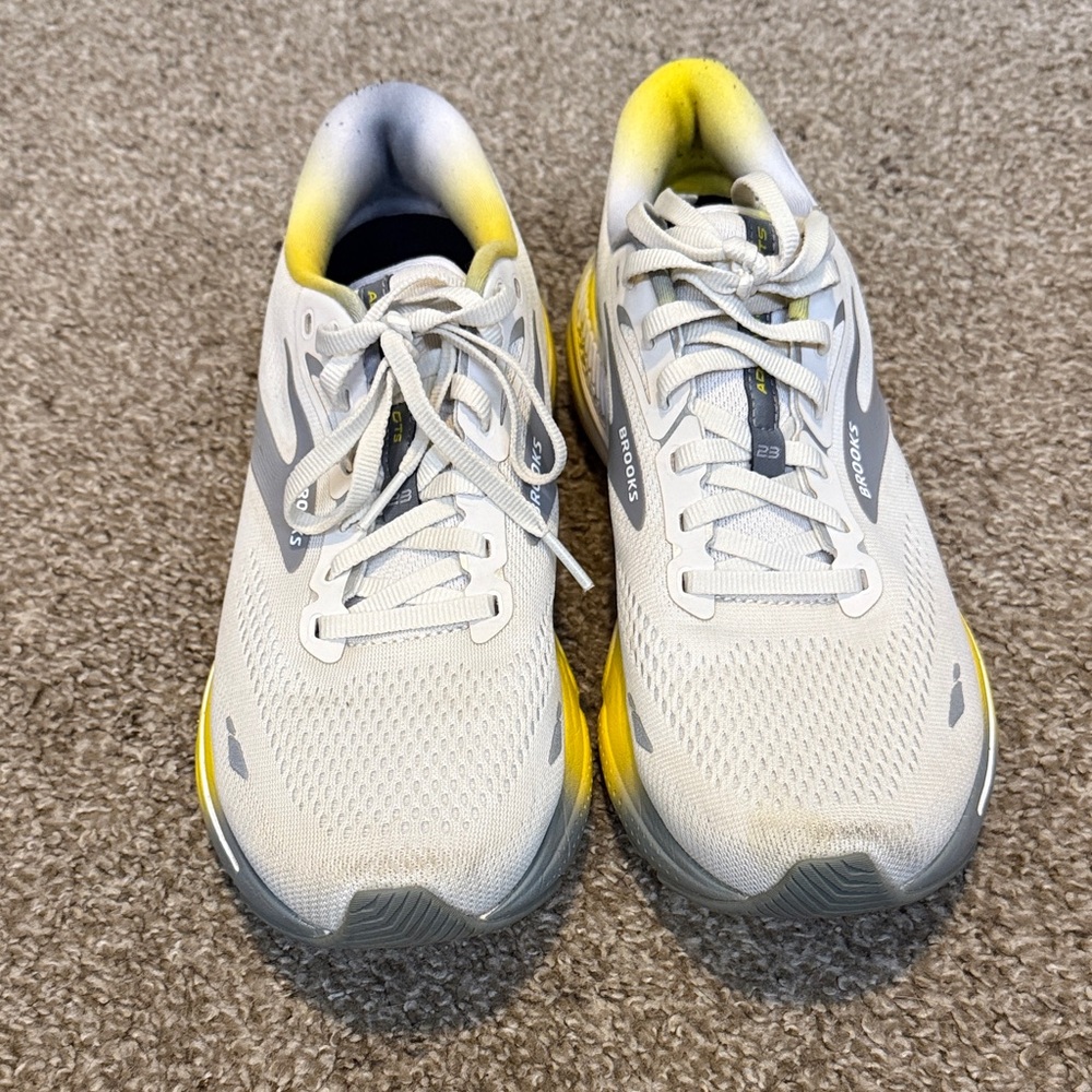 Brooks Adrenaline GTS 23